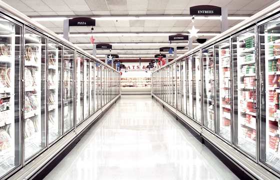 Zamrażarka przeciwmgielna z pionowymi szklanymi drzwiami do mięsa i wrażliwych produktów spożywczych